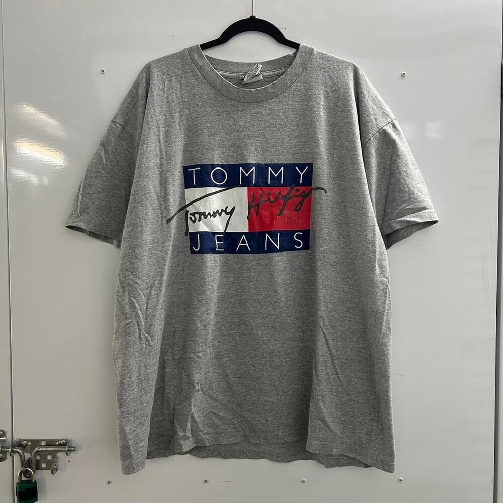 VTG Tommy Hilfiger grey and red cotton t-shirt